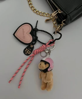 چارم بگ کاسکت صورتی