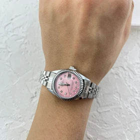 ساعت زنانه با طرح رولکس، ظرافت در دستان شما