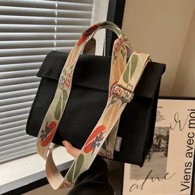 کیف بند گل‌دار
