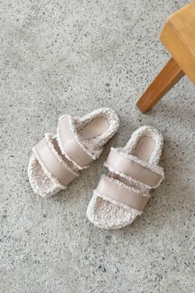 دمپایی خانگی زنانه استراسونس straswans