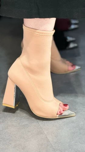 پاشنه استرج ساق‌دار تیز کد p601