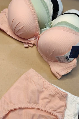 ست شورت و سوتین نخی فانتزی با رنگ‌بندی( پاستلی) - مدل( کبریتی)