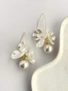 گوشواره حلقه‌ای گل مرواریدی