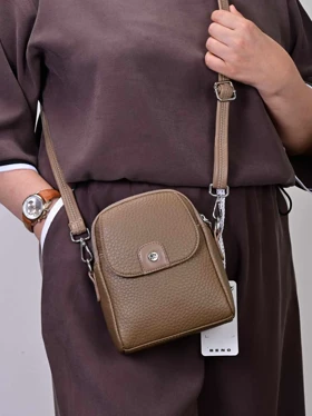 کیف دوشی زنانه بنو مدل دارمان کد BENO 5078 (نسکافه ای تیره)