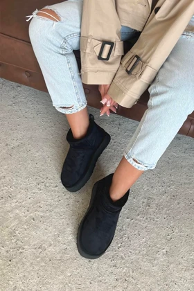 بوت و نیم بوت زنانه استراسونس straswans