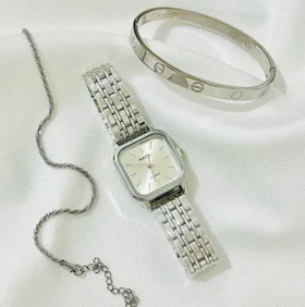 ساعت زنانه نایدو مدل صفحه مربع رنگ سفید