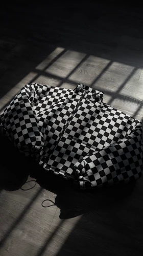 کاپشن طرح شطرنجی