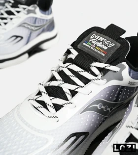کفش کتانی سفید خاکستری Saucony Axon 3