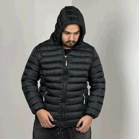 کاپشن پف‌دار مشکی کلاه‌دار مدل Ultra Light کد 148