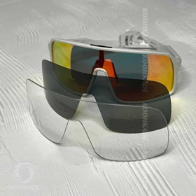 عینک ورزشی اوکلی سه لنز مدل SUTRO GOLD