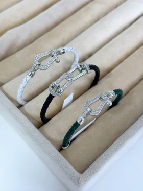 دستبند زنانه چرمی نعل اسب و تیفانی 932