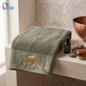 حوله دستی طرح کلبه رنگ سدری