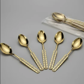 قاشق چای خوری طلایی نگین‌دار