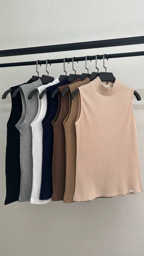 تاپ یقه ایستاده