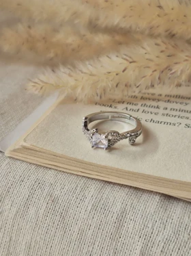 انگشتر جواهری فری سایز مربعی