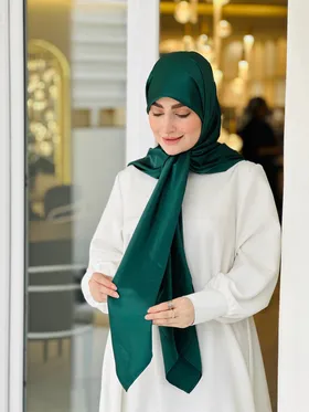 روسری ساتن سبز یشمی