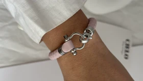 دستبند امگا زنانه صورتی