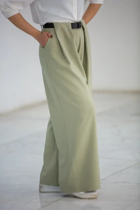 شلوار زنانه بزایاق جلو پیلی