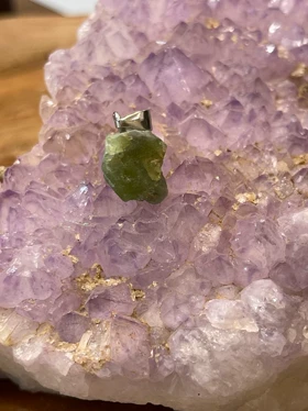 گردنبند سنگ زبرجد پاکستان
