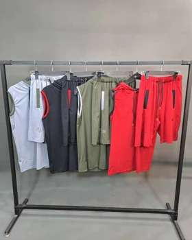 تاپ کلاه‌دار ورزشی نایکی