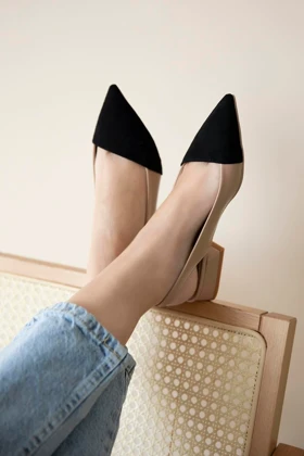 کفش پاشنه‌بلند کلاسیک زنانه استراسونس straswans