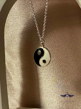 گردنبند یین و یانگ
