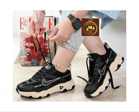 کتانی نایک زنانه اسپرت و ورزشی