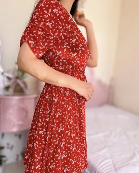 پیراهن قرمز گل‌دار🍒❤✨
