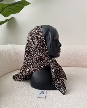 روسری پلنگی