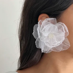 گوشواره پارچه‌ای