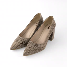 منط کفش پاشنه‌بلند zb3a1203271522040283100100360