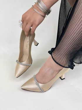 کفش پاشنه‌دار زنانه رو گره نگینی کد 392