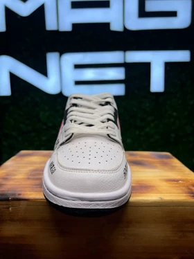 کتانی NIKE سفید قرمز