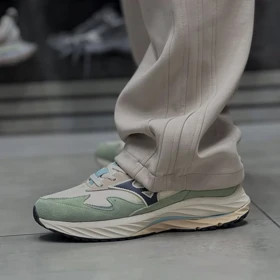 کفش روزمره میزانو مدل Wave Rider Beta GR