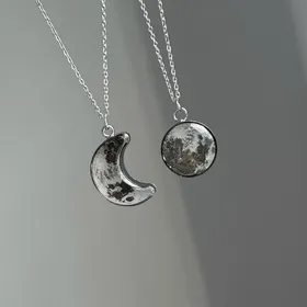 گردنبند ماه