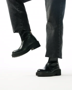 نیم بوت زنانه استرادیواریوس مدل Stradivarius Flat Ankle Boots - BTB95