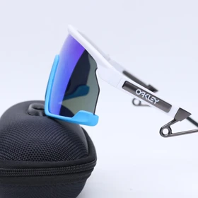 عینک برند OAKLEY کد 181226