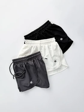 شورتک ورزشی زنانه آیرو کشاله ران دار بغل جیب لولولمن lululemon