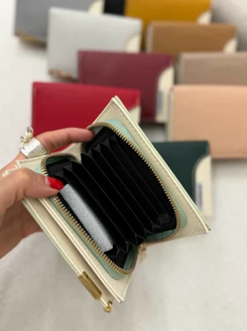 کیف پول و جاکارتی دافنه