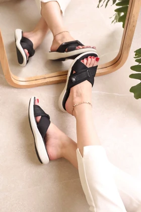 کفش صندل زنانه اسکیچرز