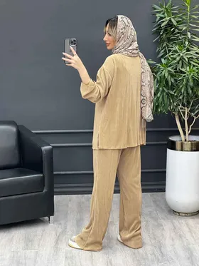 ست بلوز و شلوار پلیسه‌دار