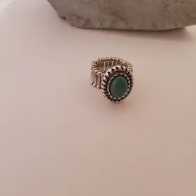 انگشتر کشی نگین سبز