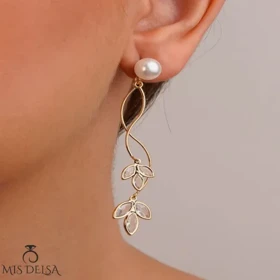 گوشواره طرح برگ و مروارید فشن