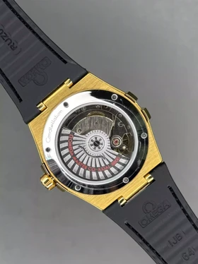 ساعت مچی امگا کانستلیشن بند مشکی قاب طلایی Omega Constellation