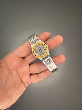 ساعت مچی امگا کانستلیشن بند سیلورطلایی صفحه سفید Omega Constellation