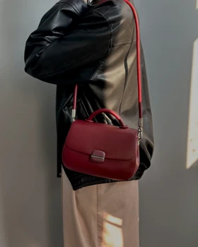 کیف دوشی دستی