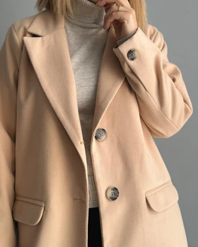 پالتو کتی Delia