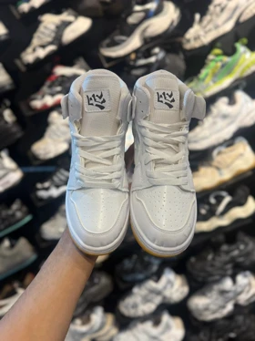 کتانی دراگون ساق‌دار سفید