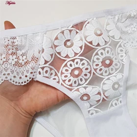 ست شورت و سوتین زنانه پانیذ مدل گیپوری فنردار کد 9036-4