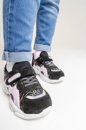 کفش پیاده روی بچگانه mnpc mnpc